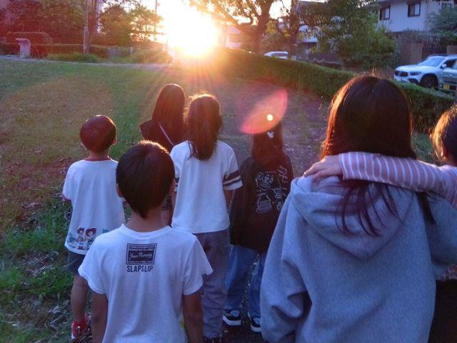 長南学童保育所の子どもたちが楽しく遊ぶ様子